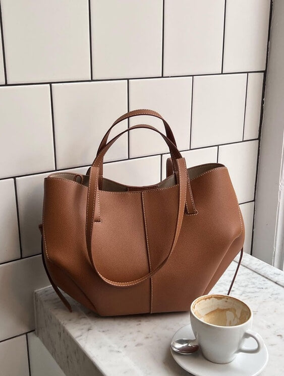 Pernilla – Shaped Tote Bag with Side Gathering