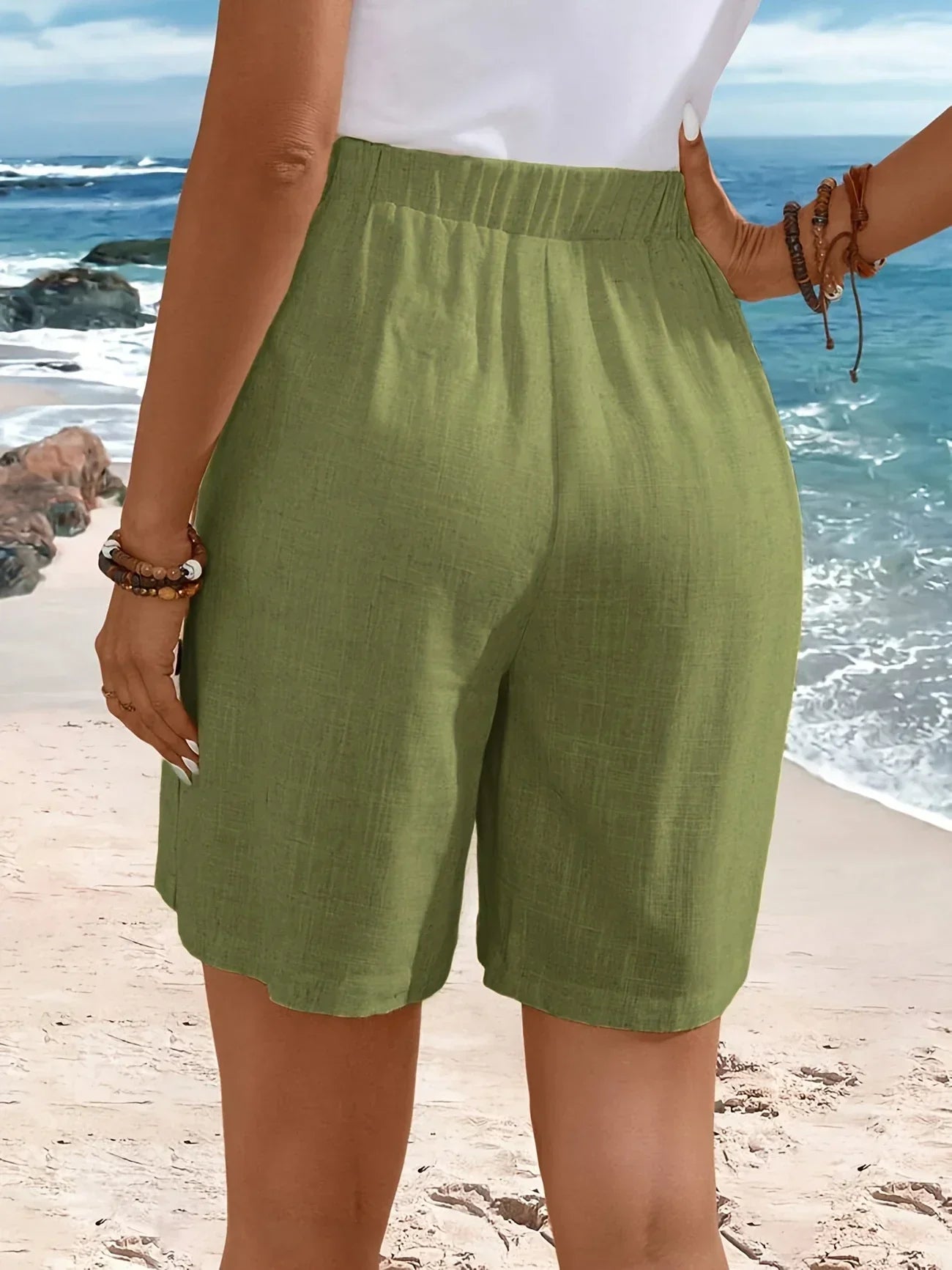 Fenella – Comfortable Short with Buttons