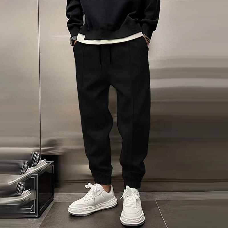 Black / M